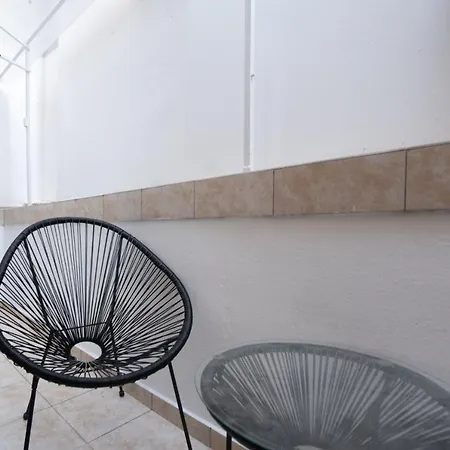 Metaxourgio 1st Floor